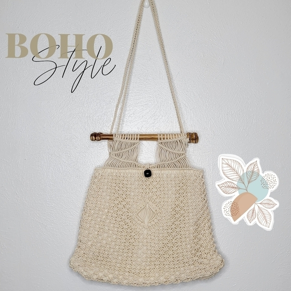 Vintage Handbags - Vintage Boho Macrame Wooden Handle Bag